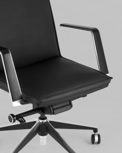 Кресло офисное TopChairs Arrow черный